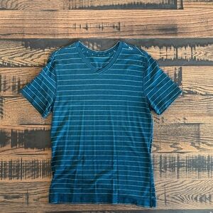 Men's lululemon Green Striped V-Neck Shirt